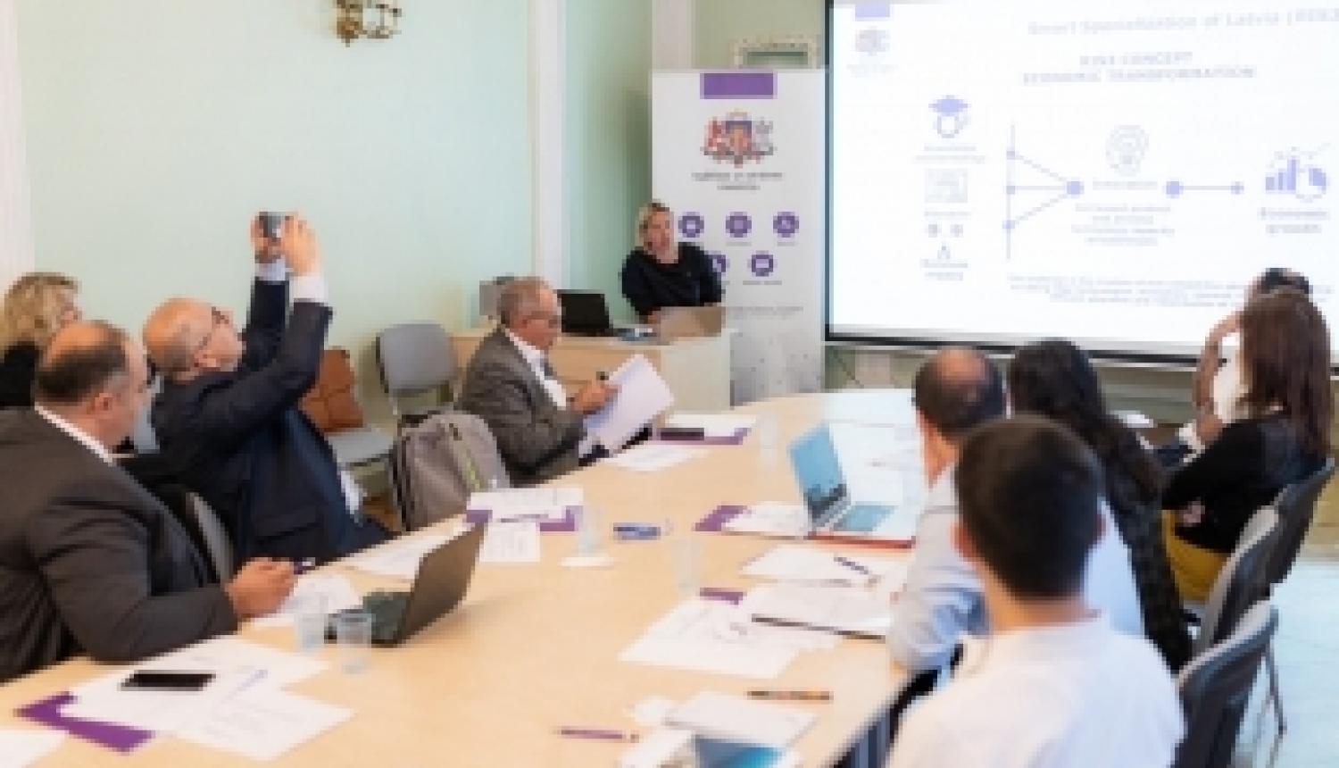 Azerbaidžānas delegācija studiju vizītē iepazīst mūžizglītības politiku Latvijā