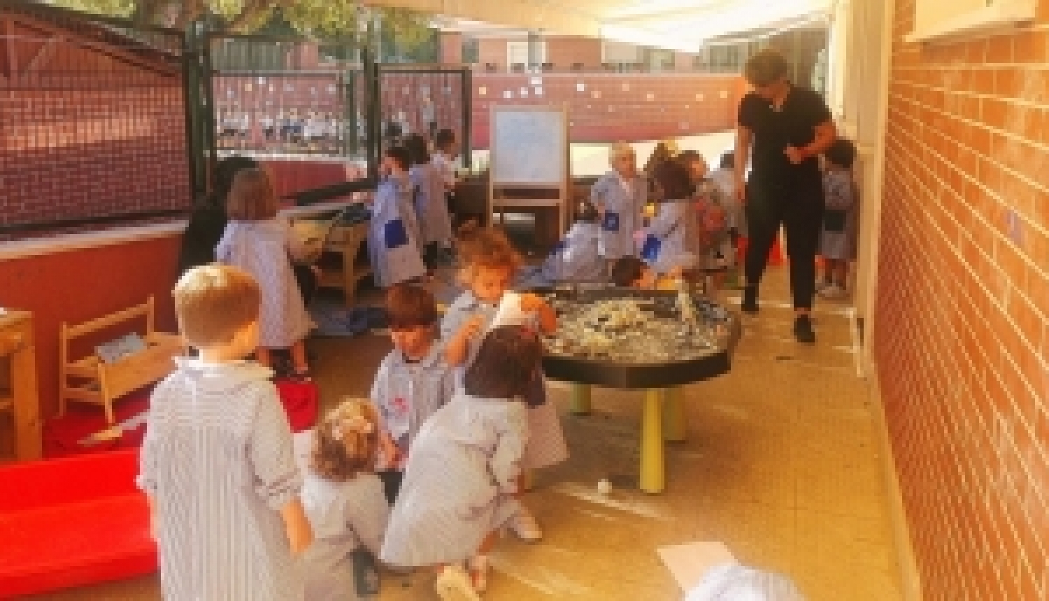 Privātā bērnudārza pārstāvji gūst pieredzi prestižās mācību iestādēs Spānijā